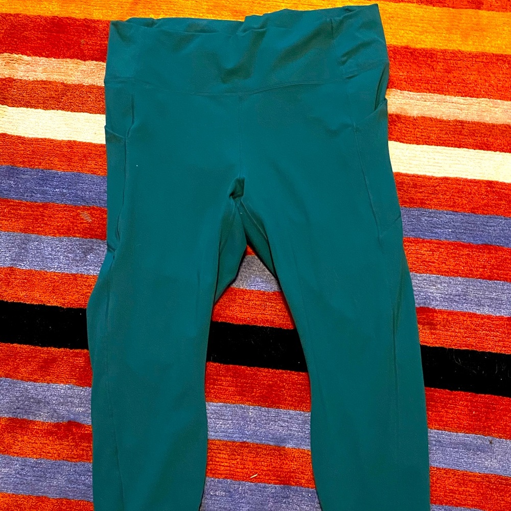 Kelly green fabletics. 3x